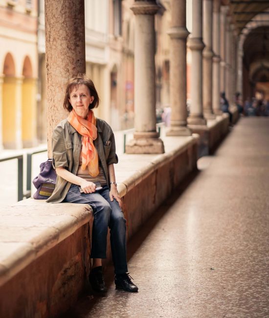 Paola sotto i portici a Bologna